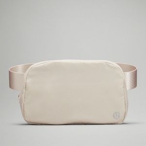 NWOT lululemon belt bag